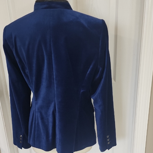 White House Black Market Deep Blue Velvet Blazer - Picture 5 of 7